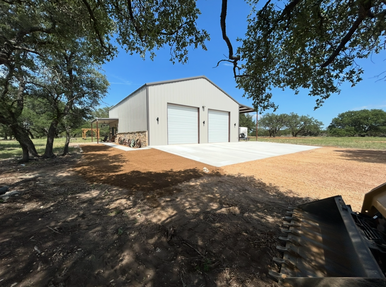 New residential concrete driveway and flatwork